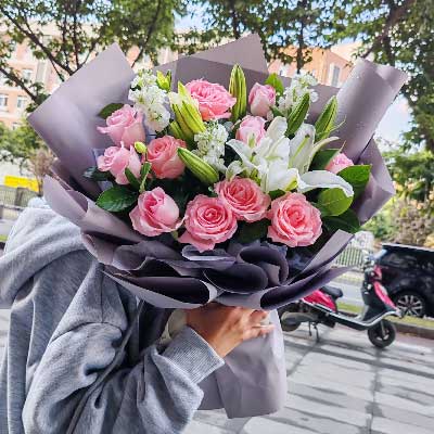 六安11朵戴安娜粉玫瑰百合，与你一起追逐梦想